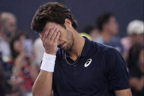 Musetti oggi, martedì 13 gennaio, infortunio e ritiro per Lorenzo contro Zverev